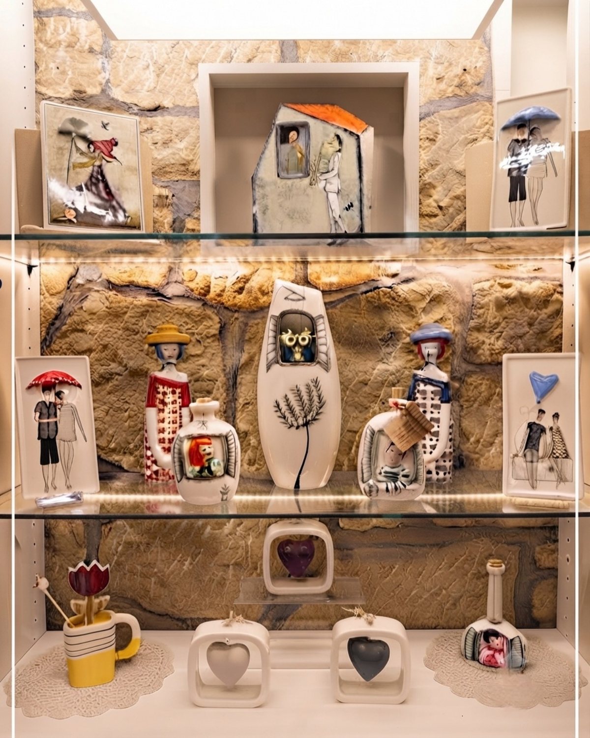 Vetrina di ceramiche Terre di Scirocco